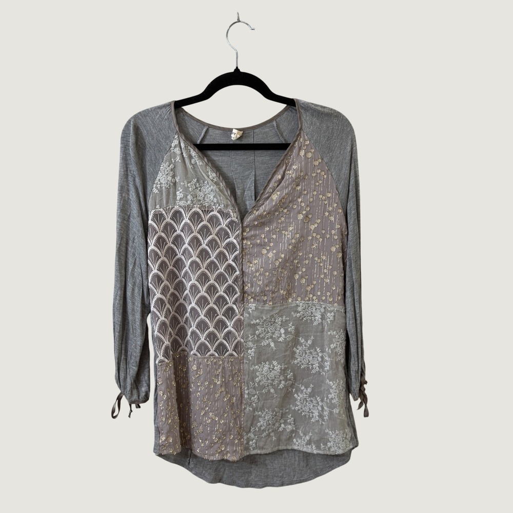 Tiny Anthropologie Patchwork Lace Top Gray Mixed Media Boho Romantic Artsy Large